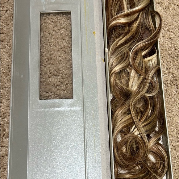 Herstyle Ash Blonde Hair Extensions - Picture 4 of 4